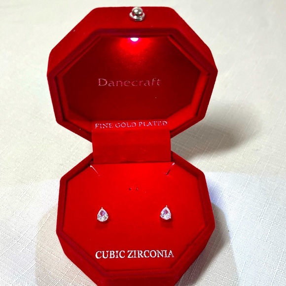 Danecraft Fine Gold Plated Cubic Zirconia Earrings. Box incl - lights up!  New - Picture 1 of 3